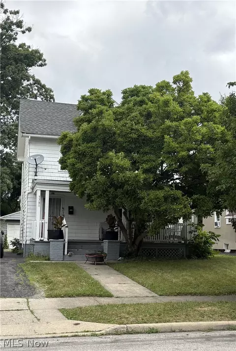 3381 Cedarbrook Rd, Cleveland Heights, OH 44118