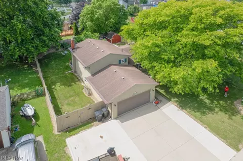 View/Area - 38667 Chestnut Ridge Rd, Elyria, OH 44035 photo 2 of 4