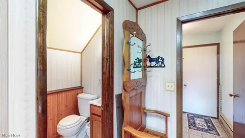 Entry Way - 38667 Chestnut Ridge Rd, Elyria, OH 44035 photo 3 of 3