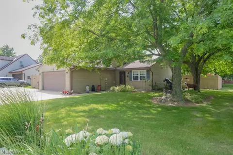 Exterior - 38667 Chestnut Ridge Rd, Elyria, OH 44035 photo 3 of 10
