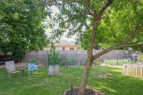 Exterior - 38667 Chestnut Ridge Rd, Elyria, OH 44035 photo 9 of 10