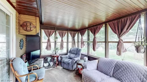 Exterior - 38667 Chestnut Ridge Rd, Elyria, OH 44035 photo 4 of 10