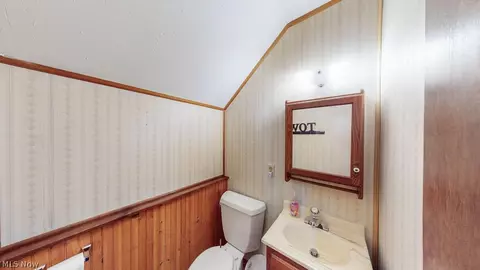 Bath - 38667 Chestnut Ridge Rd, Elyria, OH 44035 photo 2 of 2