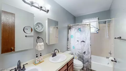 Bath - 38667 Chestnut Ridge Rd, Elyria, OH 44035 photo 1 of 2