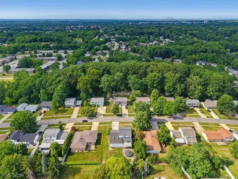 View/Area - 9316 Munich Dr, Parma, OH 44130 photo 2 of 3
