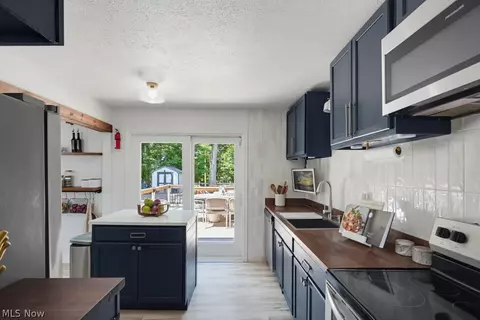 Kitchen - 9316 Munich Dr, Parma, OH 44130 photo 5 of 5
