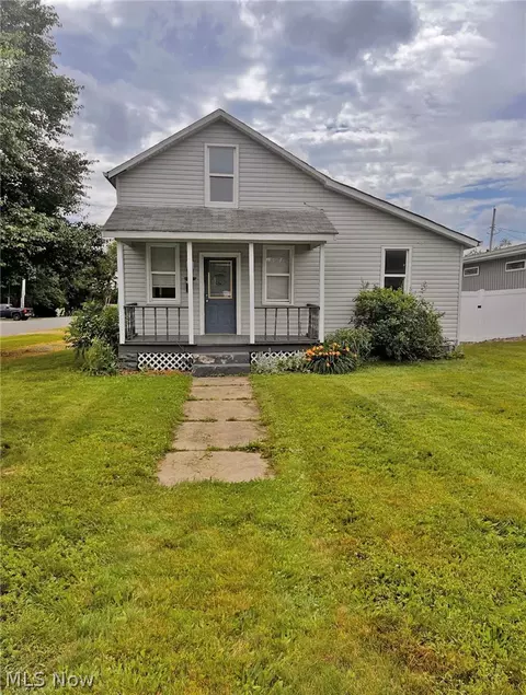 1100 Oak St, Dover, OH 44622