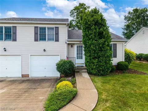 650 Sturbridge Dr #21, Medina, OH 44256