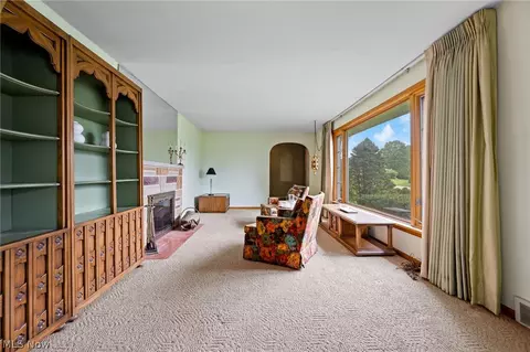 Living - 806 E Warner Rd, Akron, OH 44319 photo 2 of 10