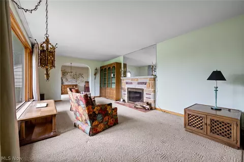 Living - 806 E Warner Rd, Akron, OH 44319 photo 1 of 10