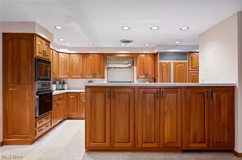 Kitchen - 806 E Warner Rd, Akron, OH 44319 photo 1 of 4