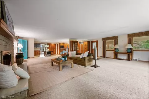 Living - 806 E Warner Rd, Akron, OH 44319 photo 7 of 10