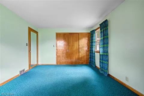Bedroom - 806 E Warner Rd, Akron, OH 44319 photo 4 of 4