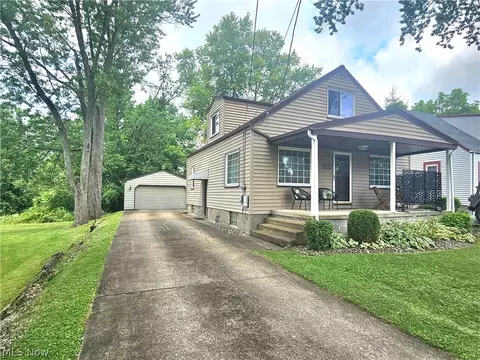 2231 N Glenwood Ave, Niles, OH 44446