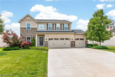 7326 Quails Nest Ln, North Ridgeville, OH 44039