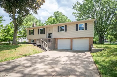 1108 Maple St, Tallmadge, OH 44278