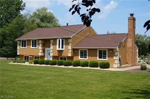 6019 New London Rd, Ashtabula, OH 44004