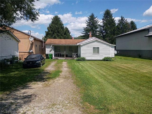 1641 Roanoke Ave, Uhrichsville, OH 44683