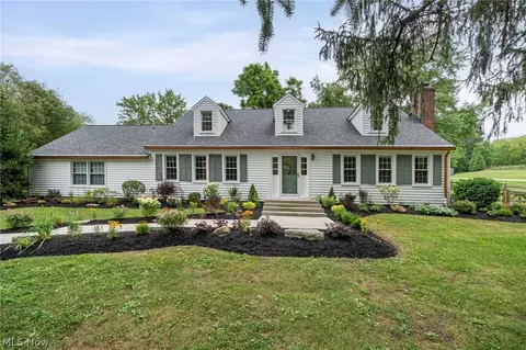 354 N Main St, Chagrin Falls, OH 44022