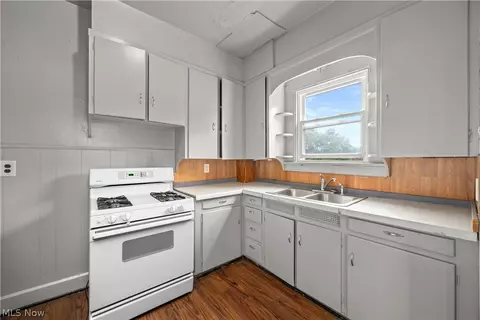 Kitchen - 611 West Ave, Elyria, OH 44035 photo 2 of 2