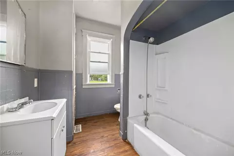 Bath - 611 West Ave, Elyria, OH 44035 photo 1 of 2
