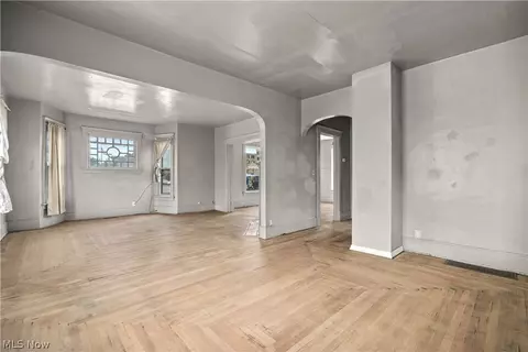 Living - 611 West Ave, Elyria, OH 44035 photo 2 of 8