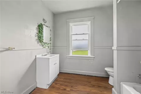 Bath - 611 West Ave, Elyria, OH 44035 photo 2 of 2