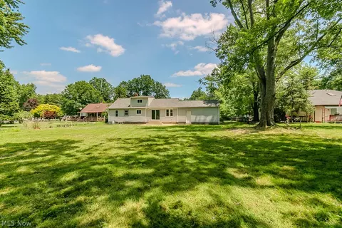 Exterior - 2986 Bishop Rd, Willoughby Hills, OH 44092 photo 3 of 7