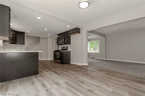 Living - 2986 Bishop Rd, Willoughby Hills, OH 44092 photo 1 of 8