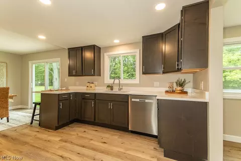 Kitchen - 2986 Bishop Rd, Willoughby Hills, OH 44092 photo 1 of 3