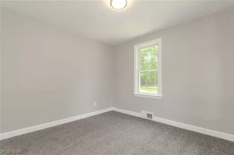Bedroom - 2986 Bishop Rd, Willoughby Hills, OH 44092 photo 2 of 10