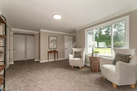 Living - 2986 Bishop Rd, Willoughby Hills, OH 44092 photo 1 of 6