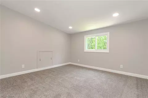 Bedroom - 2986 Bishop Rd, Willoughby Hills, OH 44092 photo 8 of 10
