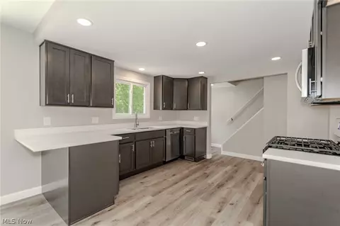 Kitchen - 2986 Bishop Rd, Willoughby Hills, OH 44092 photo 3 of 3