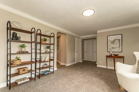 Living - 2986 Bishop Rd, Willoughby Hills, OH 44092 photo 4 of 6