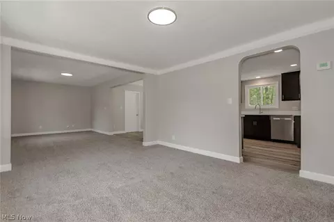 Living - 2986 Bishop Rd, Willoughby Hills, OH 44092 photo 8 of 8