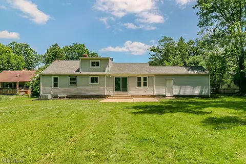 Exterior - 2986 Bishop Rd, Willoughby Hills, OH 44092 photo 5 of 7