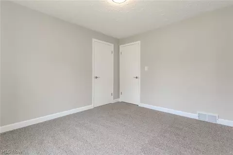 Bedroom - 2986 Bishop Rd, Willoughby Hills, OH 44092 photo 6 of 10