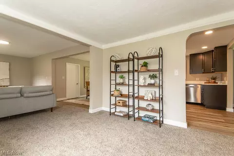 Living - 2986 Bishop Rd, Willoughby Hills, OH 44092 photo 3 of 6