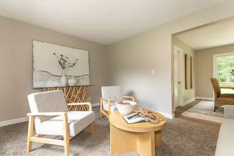 Living - 2986 Bishop Rd, Willoughby Hills, OH 44092 photo 5 of 6