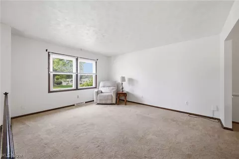 Living - 7533 Jaguar Dr, Boardman, OH 44512 photo 1 of 4