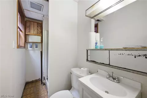 Bath - 7533 Jaguar Dr, Boardman, OH 44512 photo 2 of 2