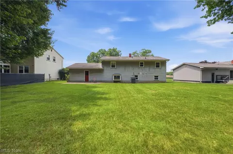 Exterior - 7533 Jaguar Dr, Boardman, OH 44512 photo 4 of 6