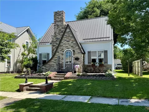 105 E Union Ave, West Lafayette, OH 43845