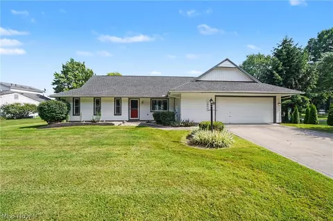 3854 Surfside Cir, Aurora, OH 44202