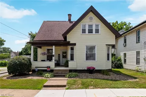 105 8th St SW, Massillon, OH 44647