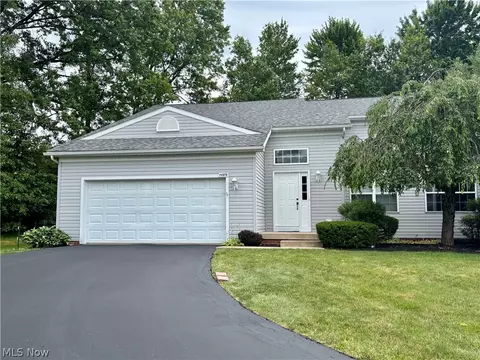 1437 Shaw Ave #B, Niles, OH 44446