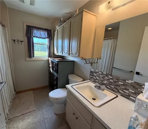 Bath - 13350 South Ave, Columbiana, OH 44408 photo 5 of 5