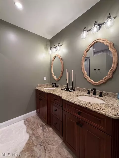 Bath - 13350 South Ave, Columbiana, OH 44408 photo 1 of 5