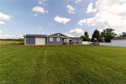 Exterior - 13350 South Ave, Columbiana, OH 44408 photo 2 of 5